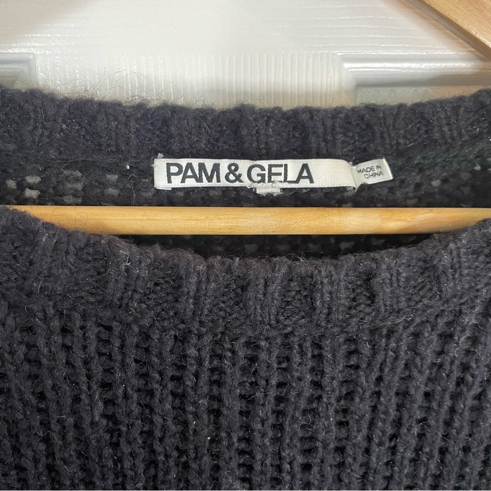 Pam & Gela Women's Black and Gray Chevron Sweater Wool Blend - Picture 2 of 8